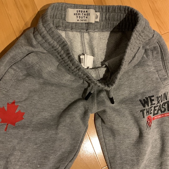 3 Boys Grey Joggers - Toronto Raptors/Urban Heritage, Children’s Place, Gymboree - Picture 16 of 17